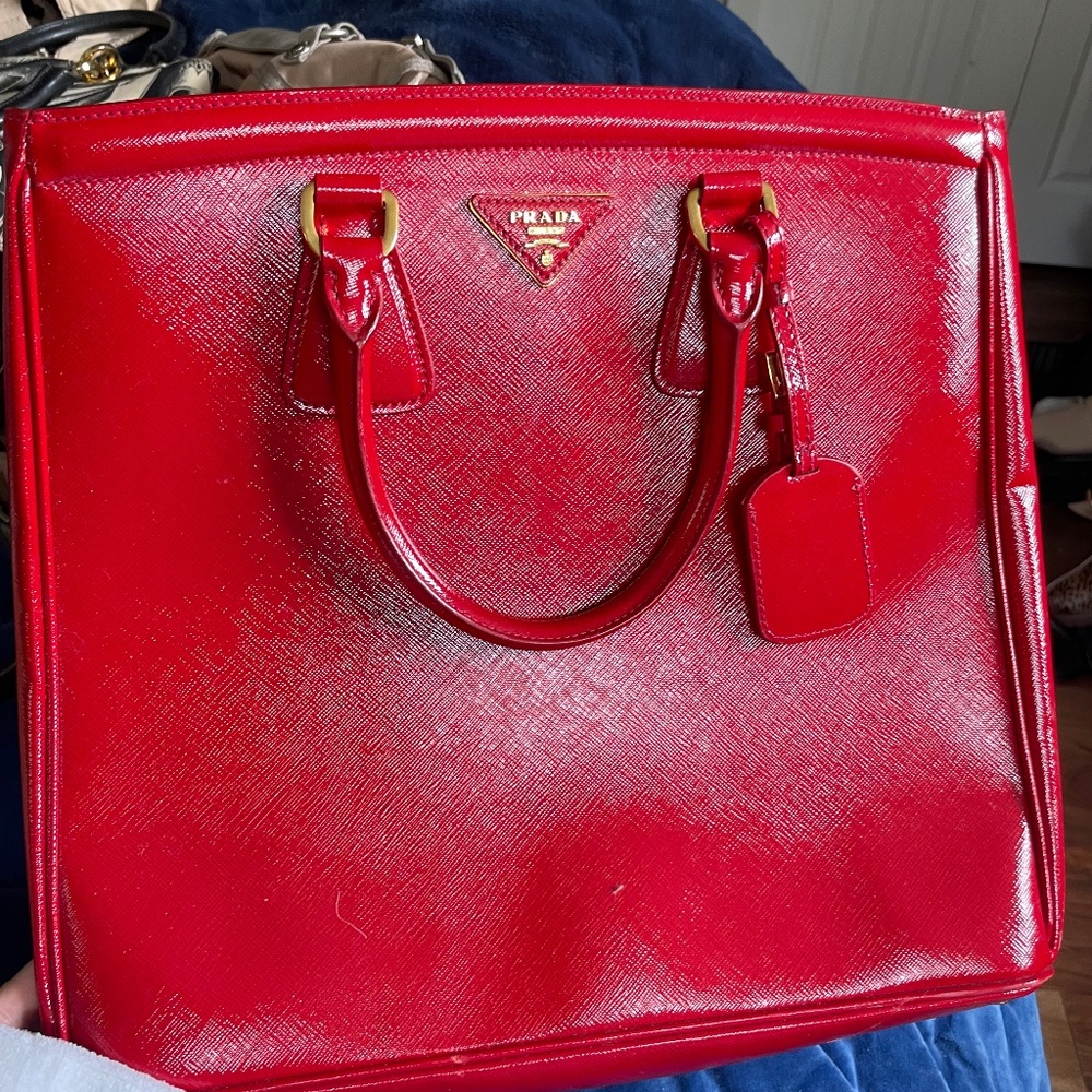 prada saffiano handbag